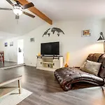 Pet-Friendly Reno Hideaway With Private Hot Tub!