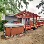 Pet-Friendly Reno Hideaway With Private Hot Tub!